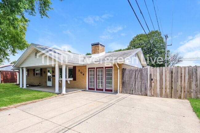 Building Photo - 304 Applegate Rd