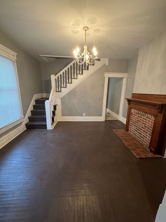 Building Photo - Alexander Props - Reinhard