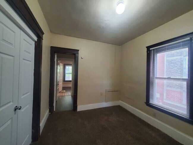 Building Photo - 4219 Daisy Ave