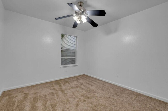Building Photo - 1264 Ocala Rd