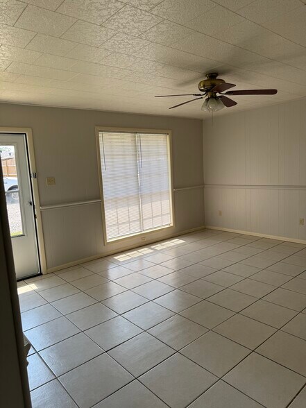 Building Photo - 5845 Pine Hill Dr