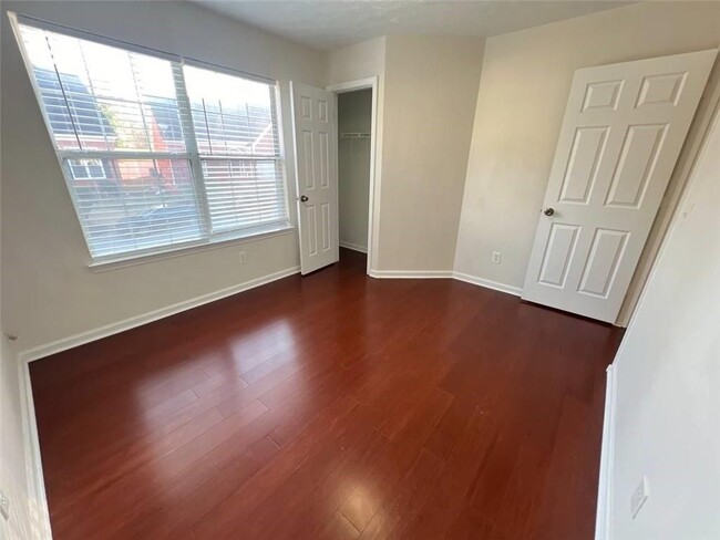 Building Photo - 1418 Brookside Manor Ct