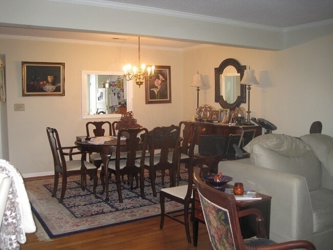 Building Photo - 1583 Laureldale Dr