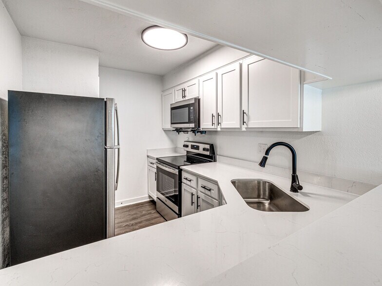 Building Photo - Hearthstone Homes - OKC