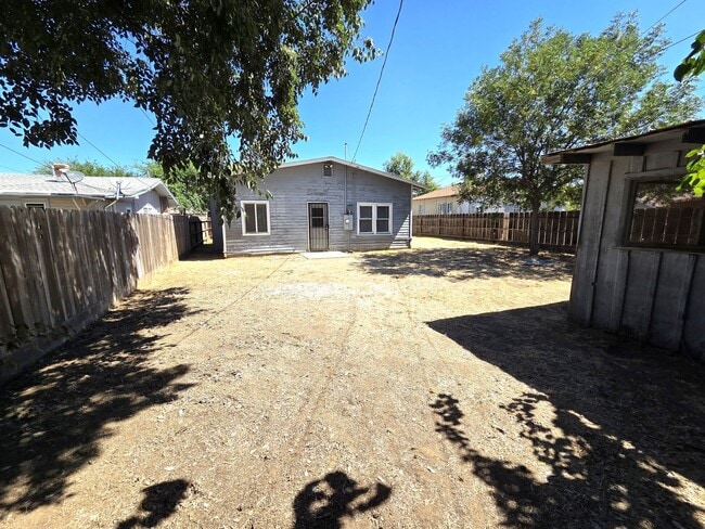 Building Photo - 345 W Kanai Ave