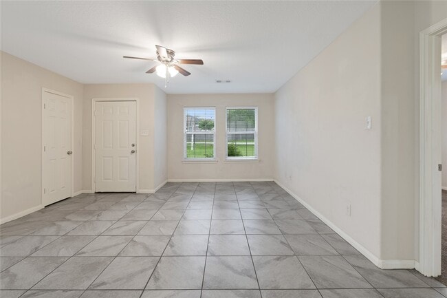Building Photo - 12502 Hackberry Dr
