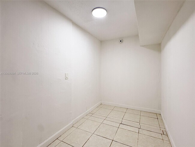 Building Photo - 2175 NE 170th St
