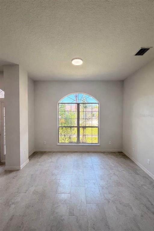 Building Photo - 31 Russkin Ln