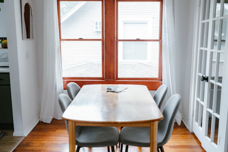 Building Photo - 711 S Phillips Ave