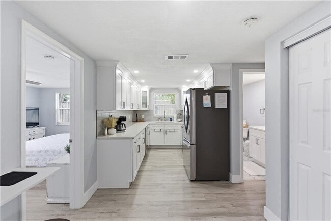 Building Photo - 7608 Sue Ellen Dr