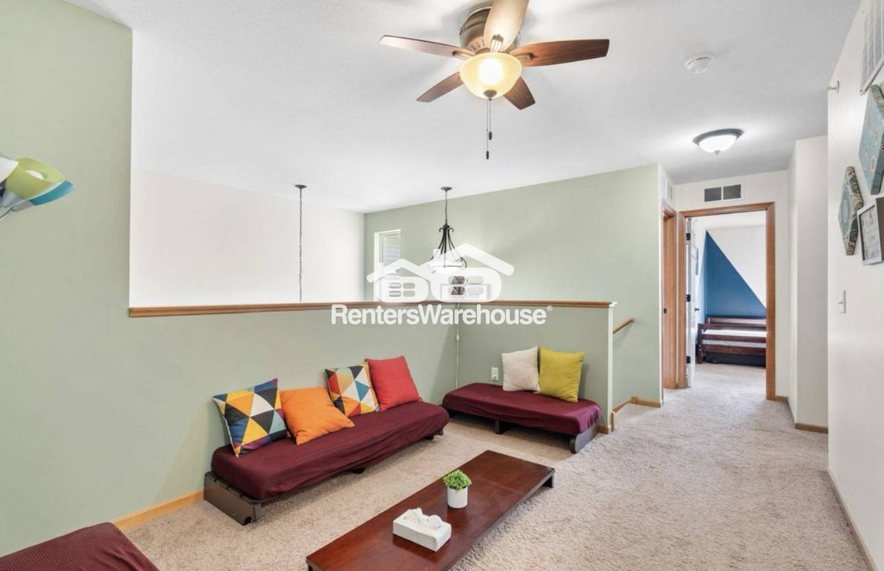 Building Photo - 9518 Roosevelt Dr