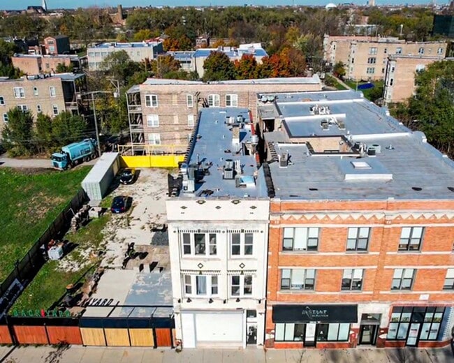 Primary Photo - Top floor 2 bed 1 bath apartment