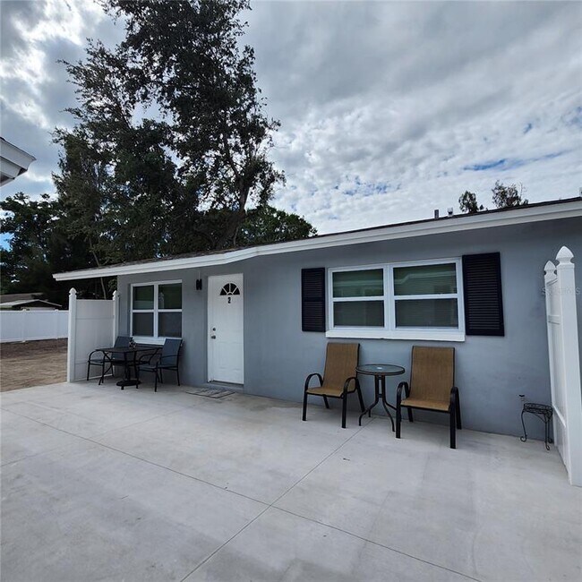 Building Photo - 15414 Avalon Ave