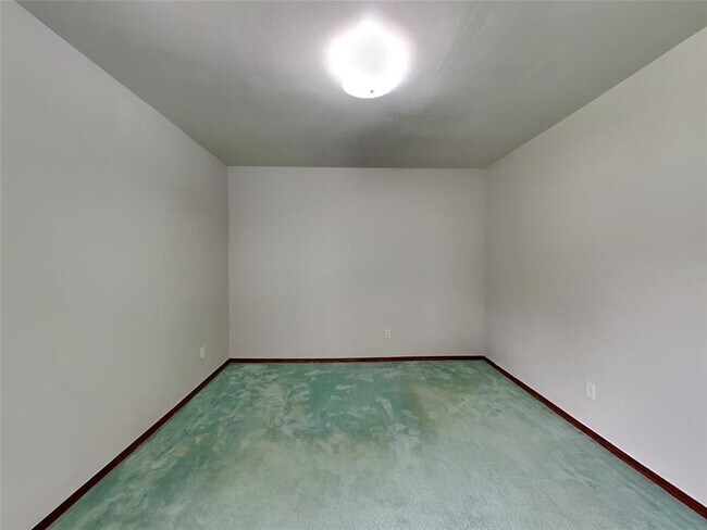 Building Photo - 8213 NW 84th St