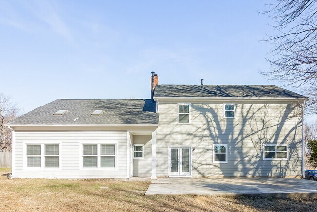Building Photo - 2341 Castlecomer Dr