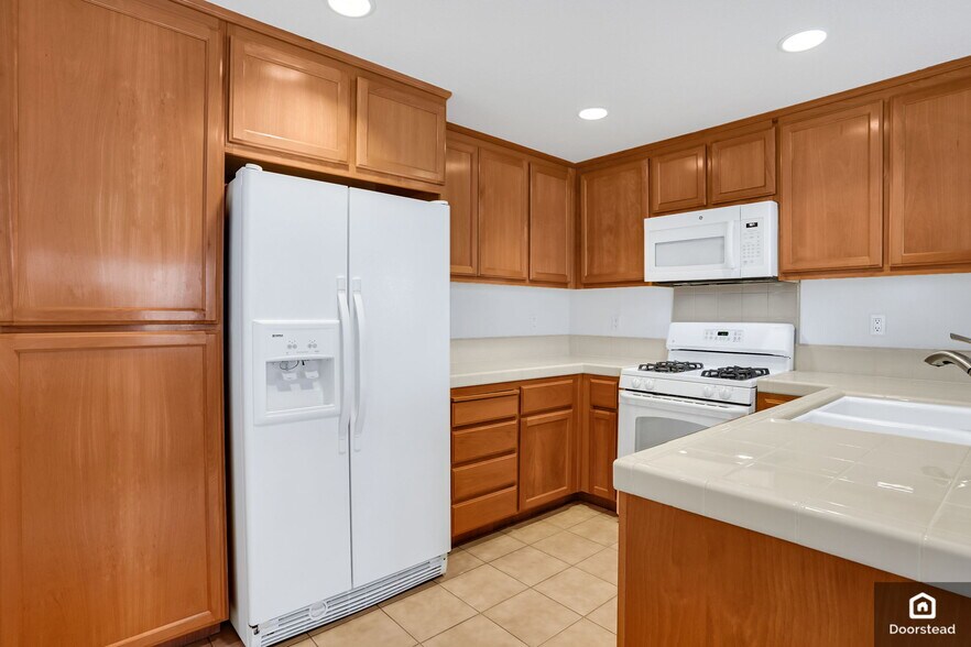 Building Photo - 1604 Northshore Dr