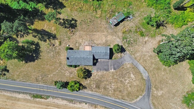 Building Photo - 13235 NW Pumpkin Ridge Rd