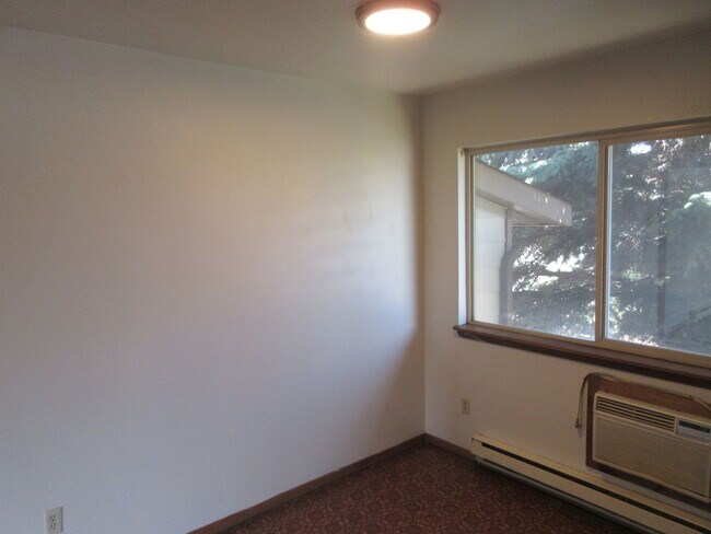 Building Photo - 1433 Eagles Nest Cir