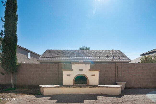 Building Photo - 46011 W Keller Dr