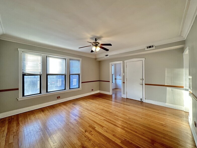 Building Photo - 4607 N Western Ave