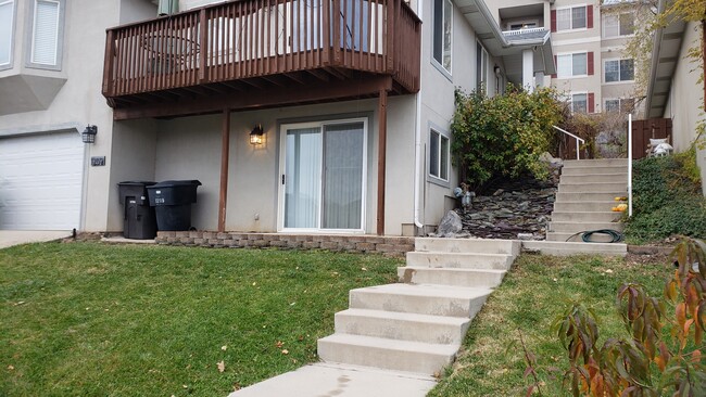 Building Photo - 1209 S Slate Canyon Dr