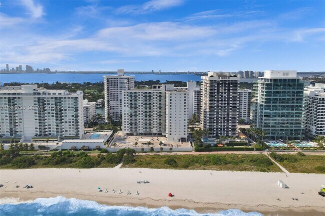 Building Photo - 5701 Collins Ave