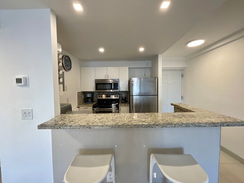 Primary Photo - 3545 NE 167th St