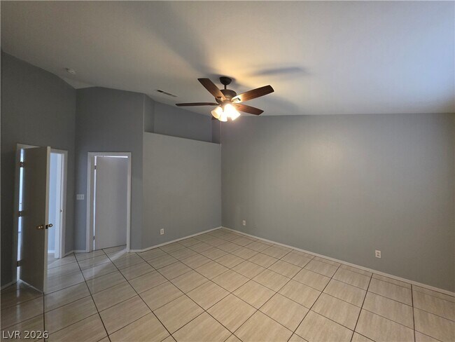 Building Photo - 5843 Berry Hill Ln