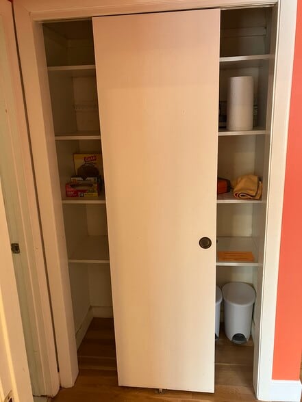 Building Photo - 505 Centre St