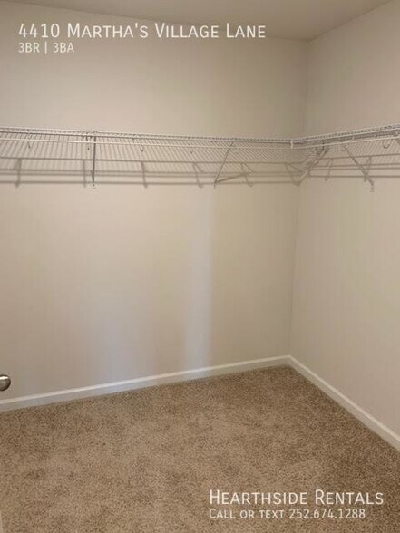 Building Photo - 4410 Marthas Vlg Ln