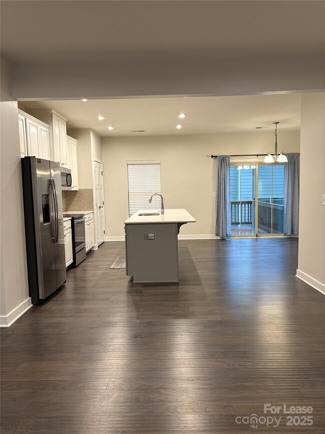 Building Photo - 1708 Town Oak Ln