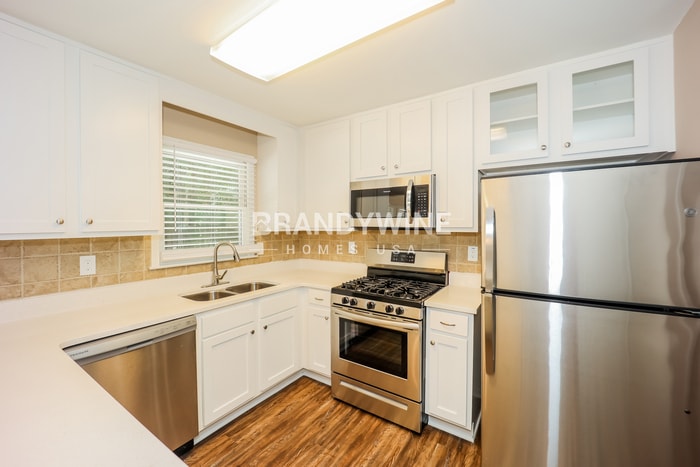 Building Photo - 151 Wakefield Dr