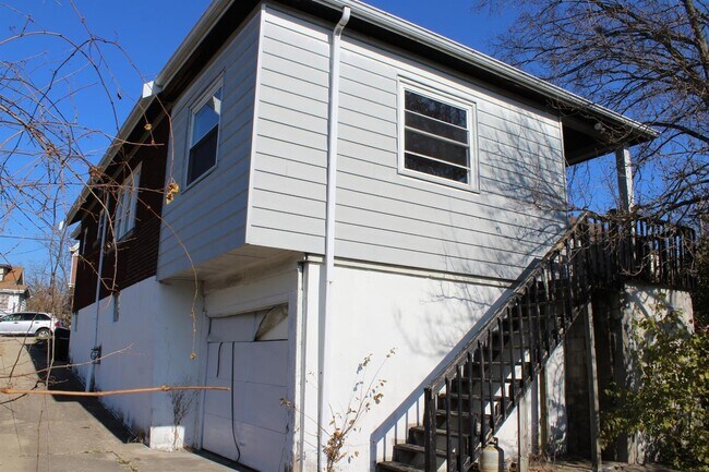 Building Photo - 2311 Nicholson Ave