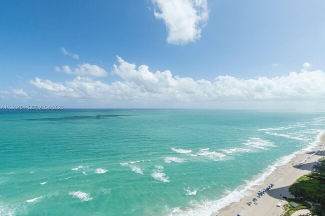 Building Photo - 16275 Collins Ave