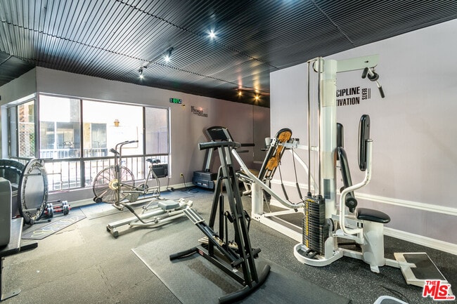 Building Photo - 1730 Camino Palmero St