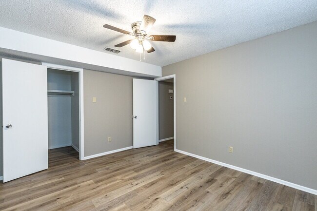 Building Photo - Great Space, Fresh feel!