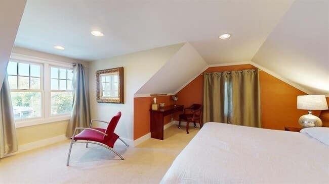 Building Photo - 830 Pine Tree Ln