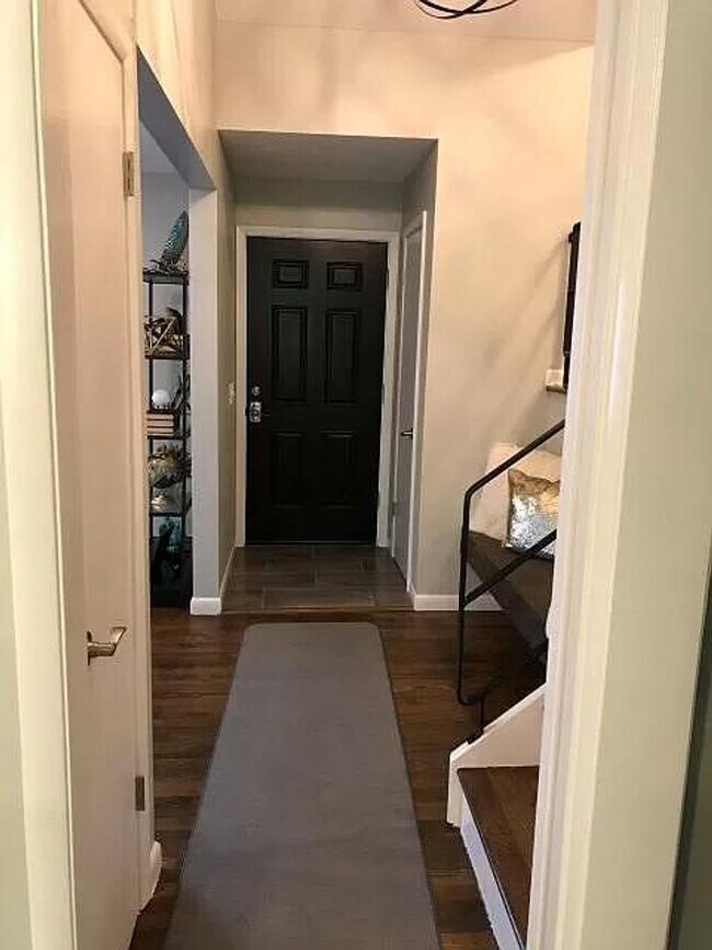 Building Photo - Charming 3-Bedroom Westlake Retreat with Prime Location and Serene Backyard Oasis