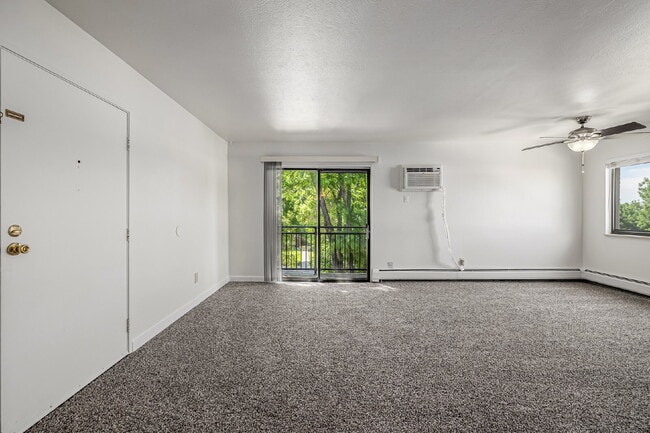 Building Photo - Freshly updated Two bed one bath for rent