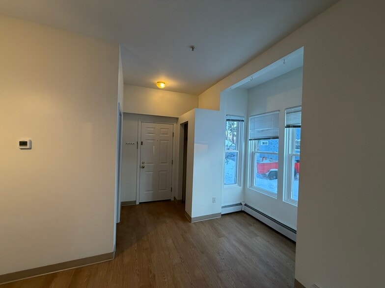 Building Photo - 119 Highland St