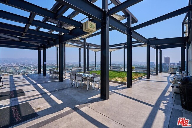 Building Photo - 3810 Wilshire Blvd