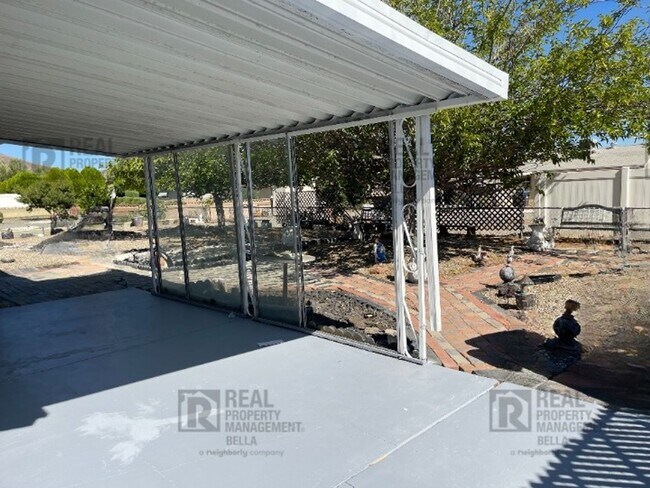 Building Photo - 55+ Community Gem: Open Floor Plan, Large ...