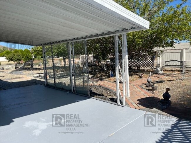 Building Photo - 55+ Community Gem: Open Floor Plan, Large Backyard & Clubhouse Amenities