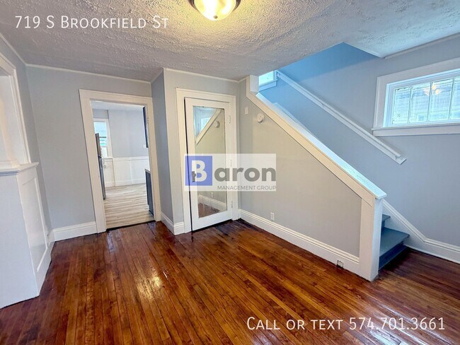 Building Photo - 719 S Brookfield St