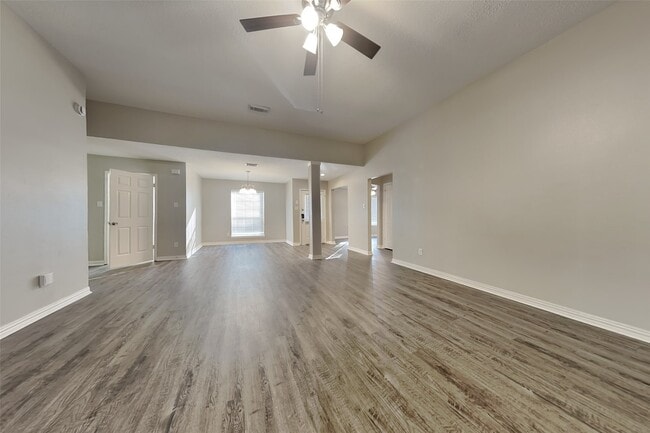 Building Photo - 18623 Singing Woods Dr