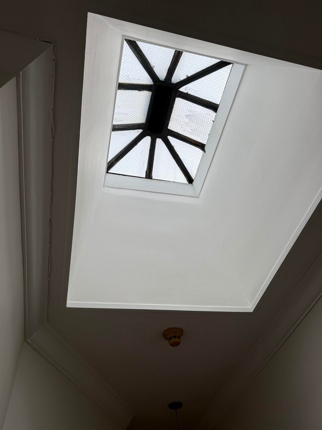 Building Photo - 664 Palisade Ave