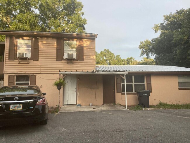 Building Photo - 4570 Transport Rd