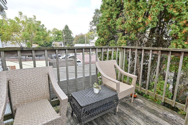 Building Photo - 226 W Simpson St