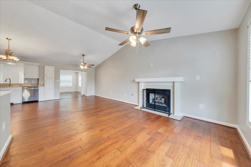 Building Photo - 1905 Summerfield Dr