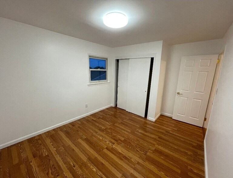 Building Photo - 588 McKinley St